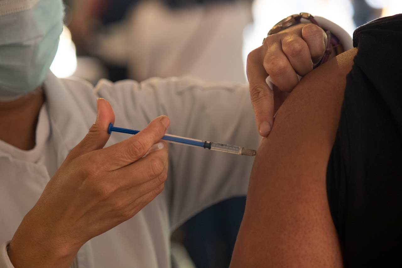 Vacunación a personas mayores de 30 se completará la próxima semana en la CDMX