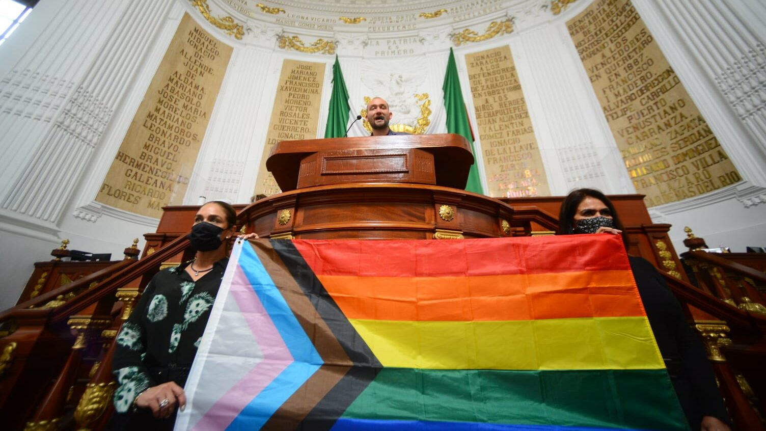 El Congreso de la CDMX aprueba ley de atención a personas LGBT