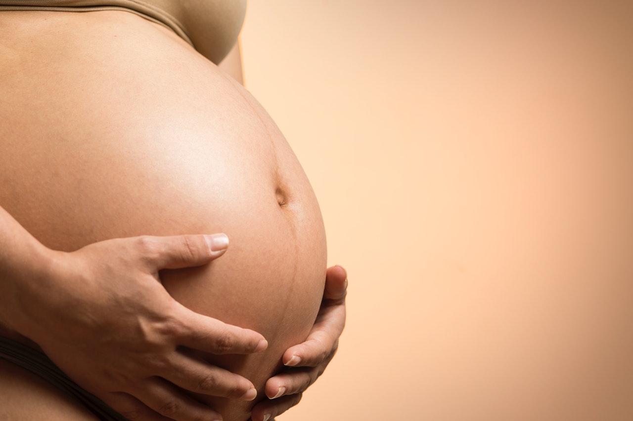 Estos son los derechos de las mujeres embarazadas durante el parto
