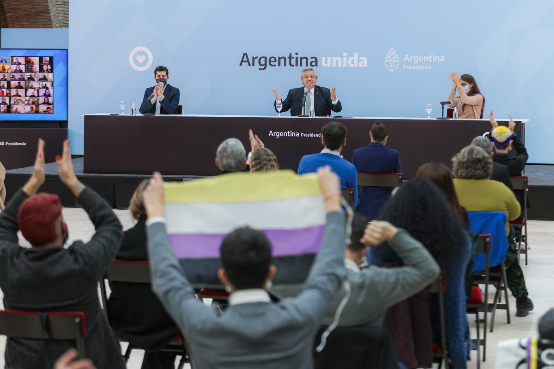 El DNI con una ‘X’ argentino no convence a toda la comunidad no binaria