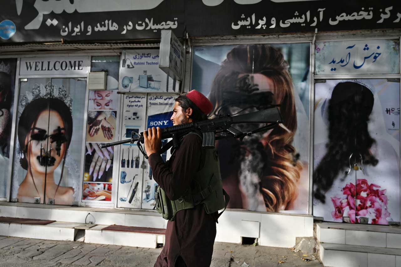Fotogalería: La travesía por salir de Afganistán y el atentado en Kabul