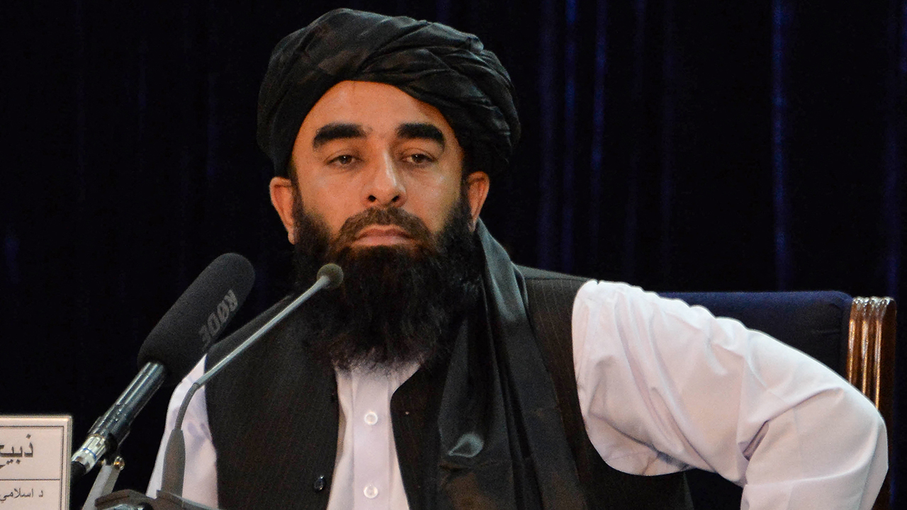 Zabihullah Mujahid, el portavoz talibán, deja las sombras para la batalla mediática