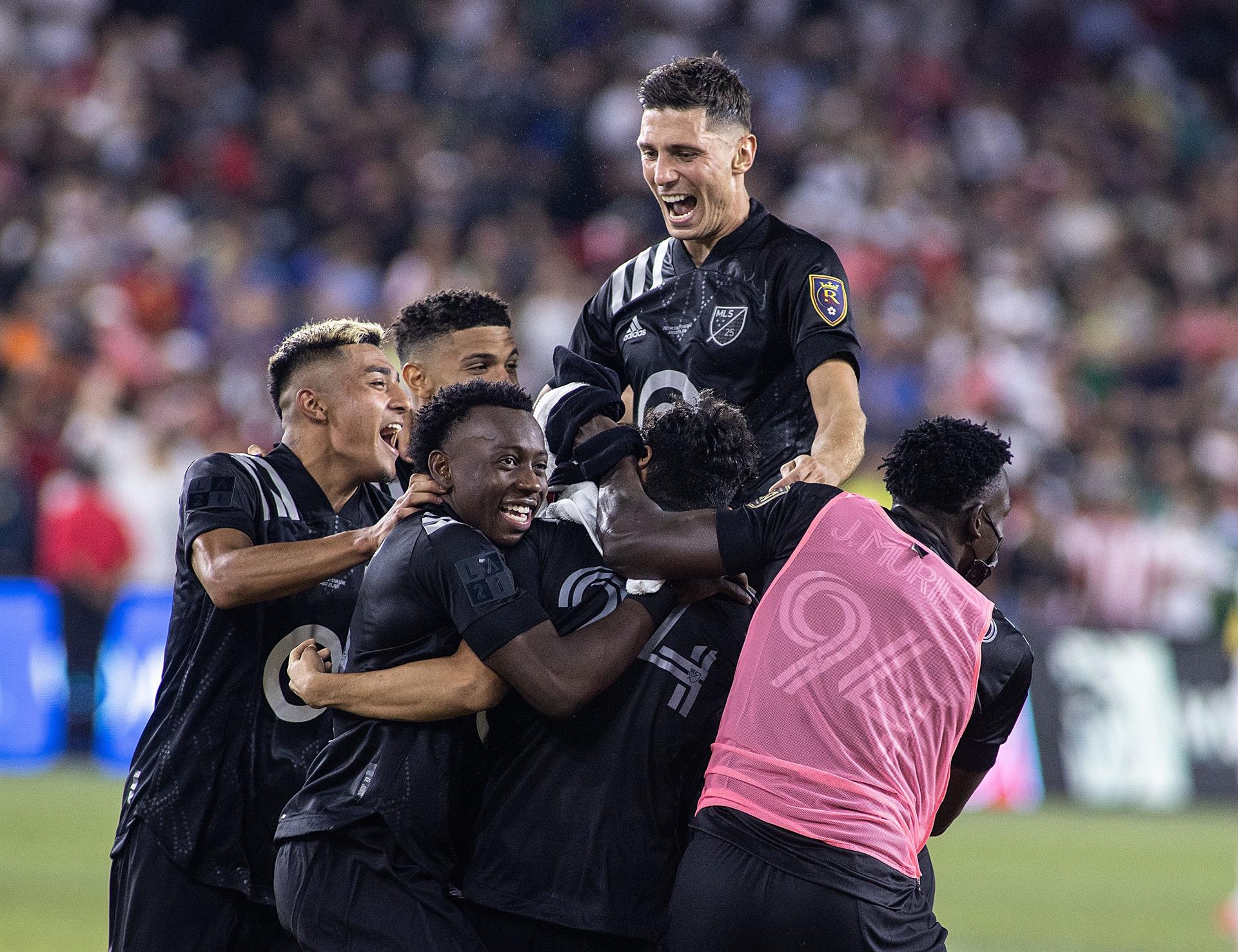 Estrellas de la MLS ven triunfo ante México como muestra de crecimiento