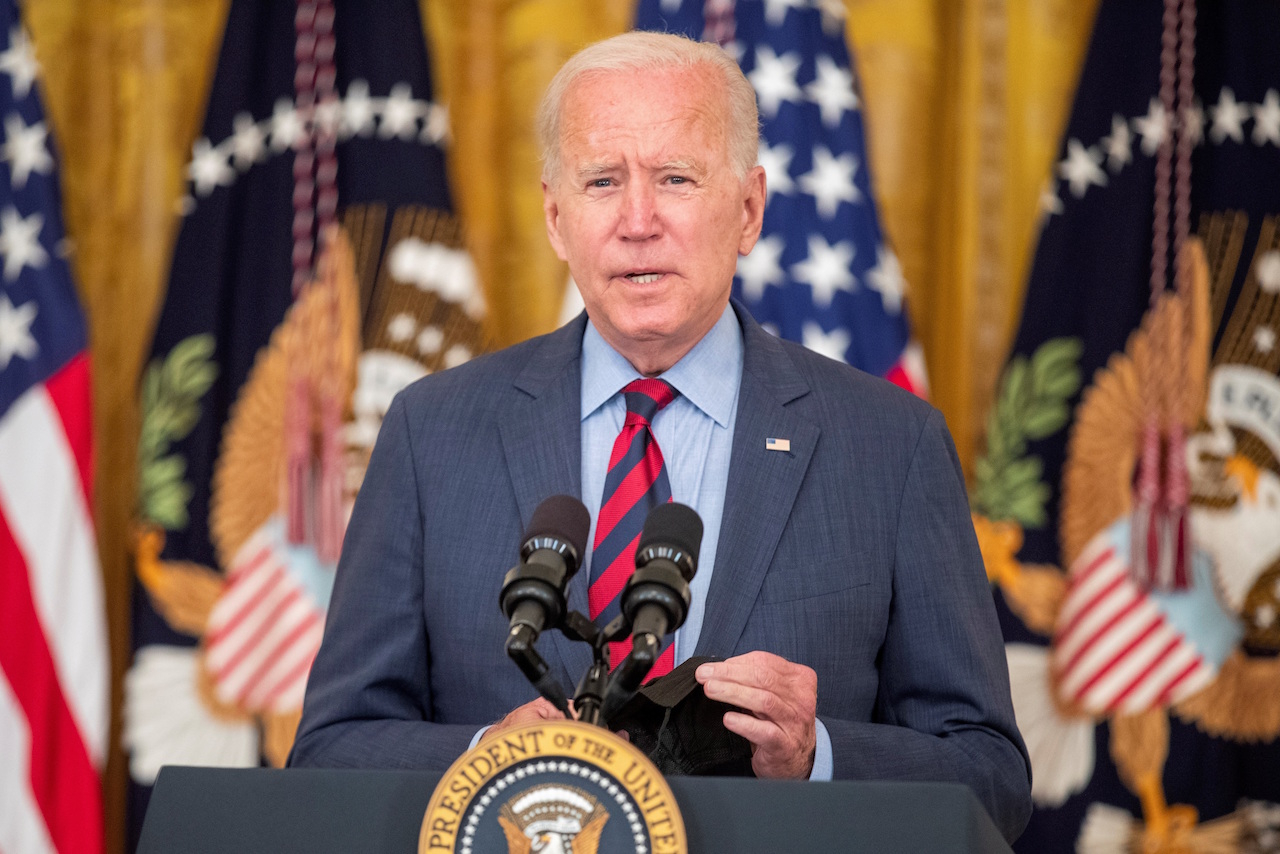 Biden pide a Cuomo renunciar tras informe de acoso sexual a trabajadoras