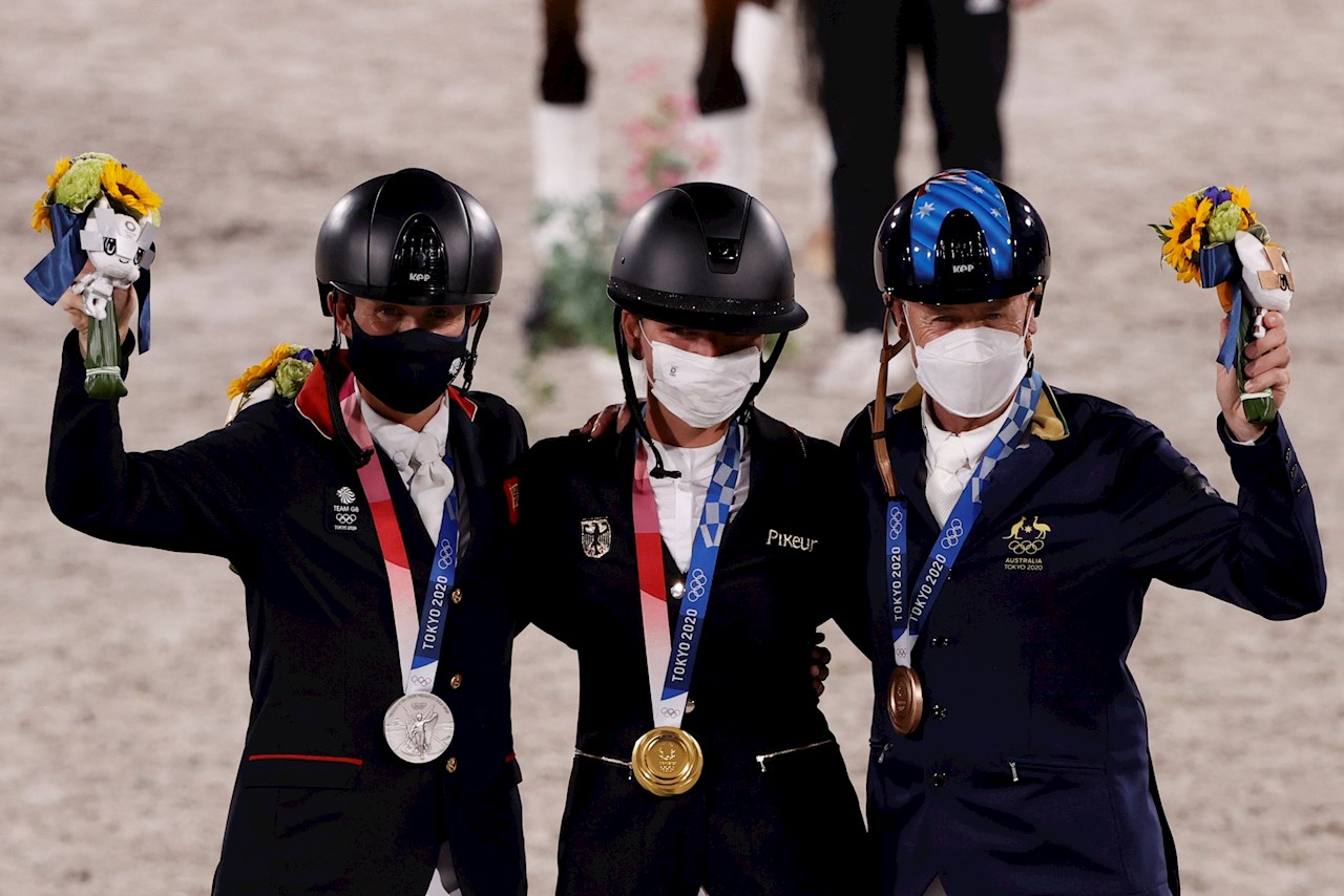 Tokio 2020. La equitación da oro a una mujer en salto; jinete de 62 años se queda el bronce