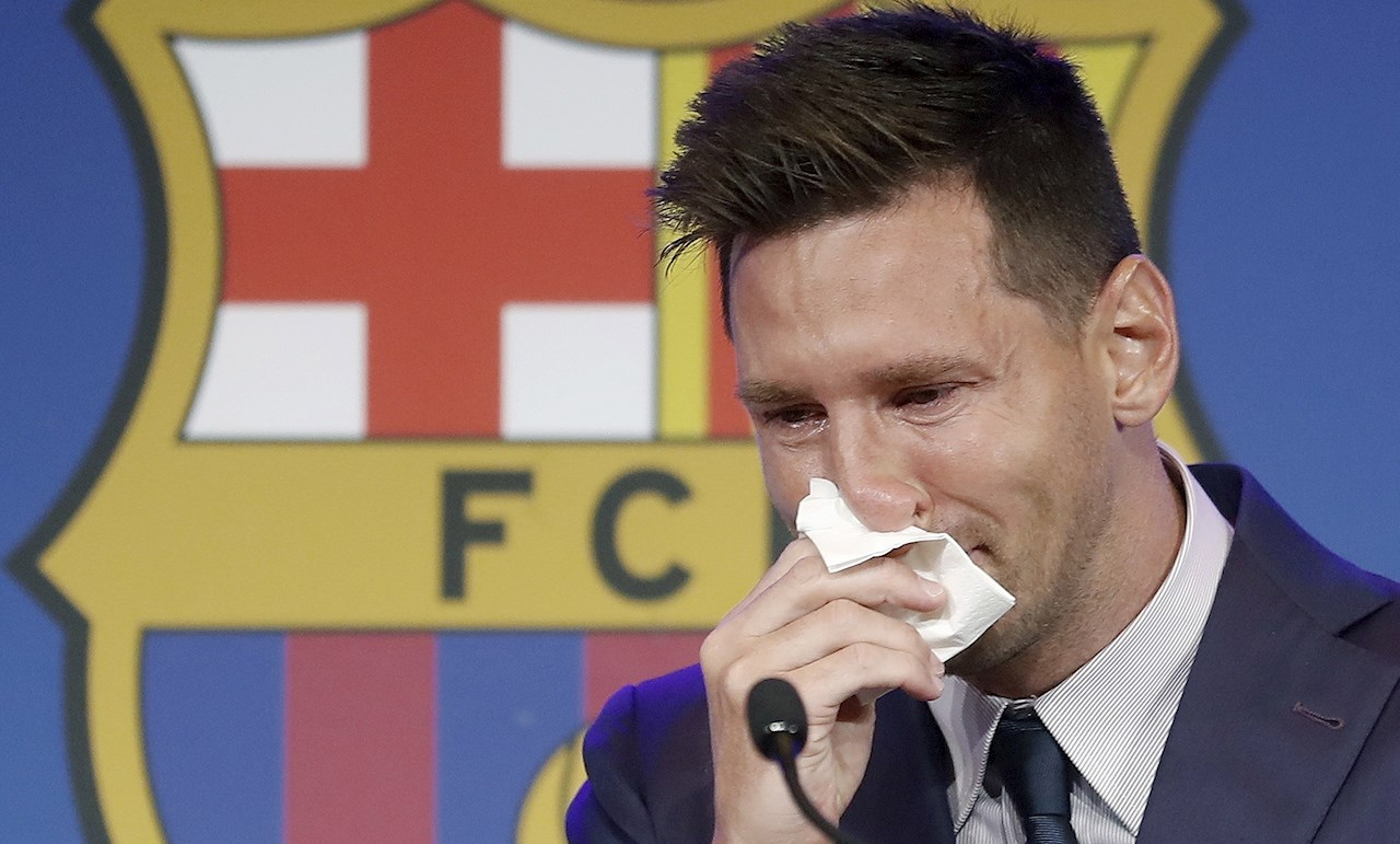 Messi se despide entre lágrimas del Barcelona y dice que el PSG es una “posibilidad”