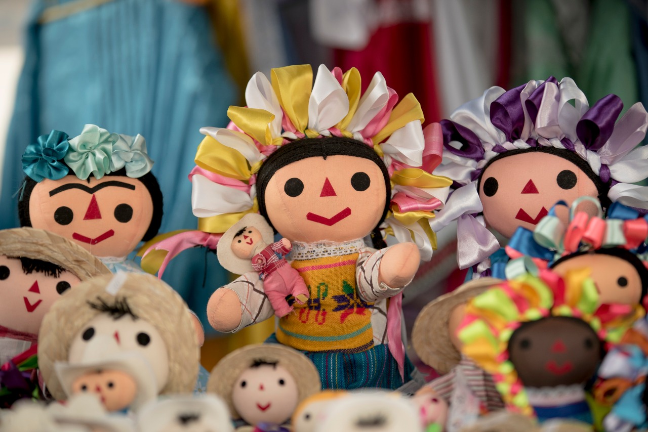 Las muñecas Lele y Dönxu, sustento de artesanos y Patrimonio de Querétaro