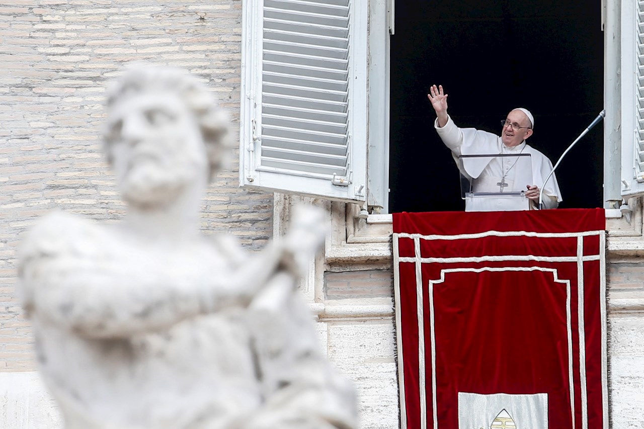 Carabineros de Milán interceptan carta con balas dirigida al papa Francisco