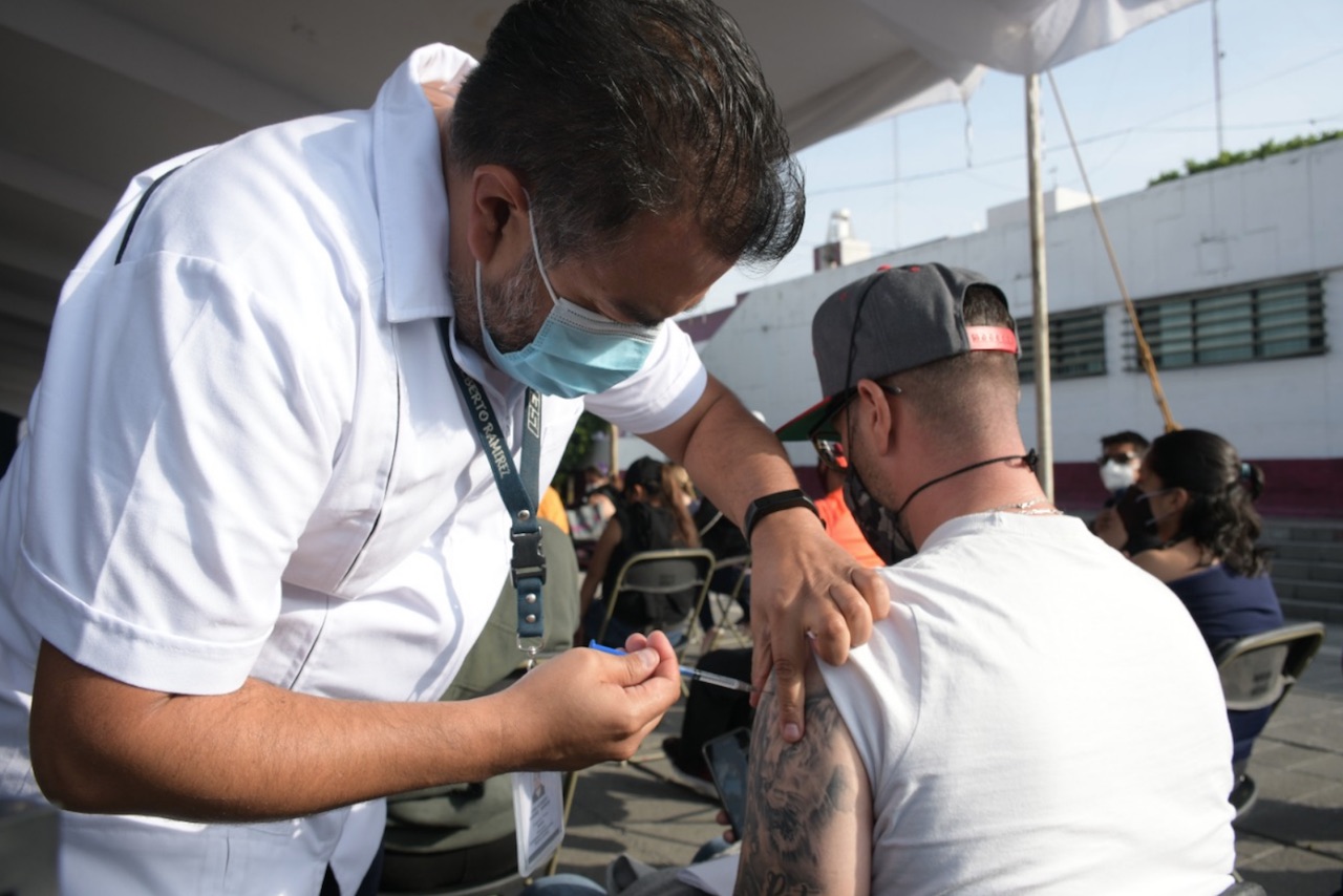 Xochimilco terminará vacunación de personas de 18 a 29 con Sinovac