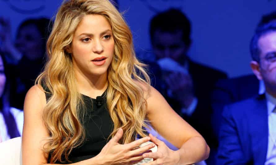 Shakira dice que dos jabalíes la atacaron en un parque en Barcelona