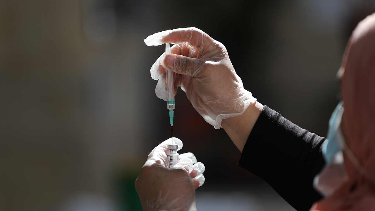 Israel aplicará tercera dosis de vacuna covid desde los 12 años