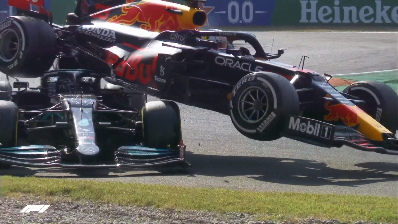 Verstappen y Hamilton quedan fuera del Gran Premio de Italia tras choque