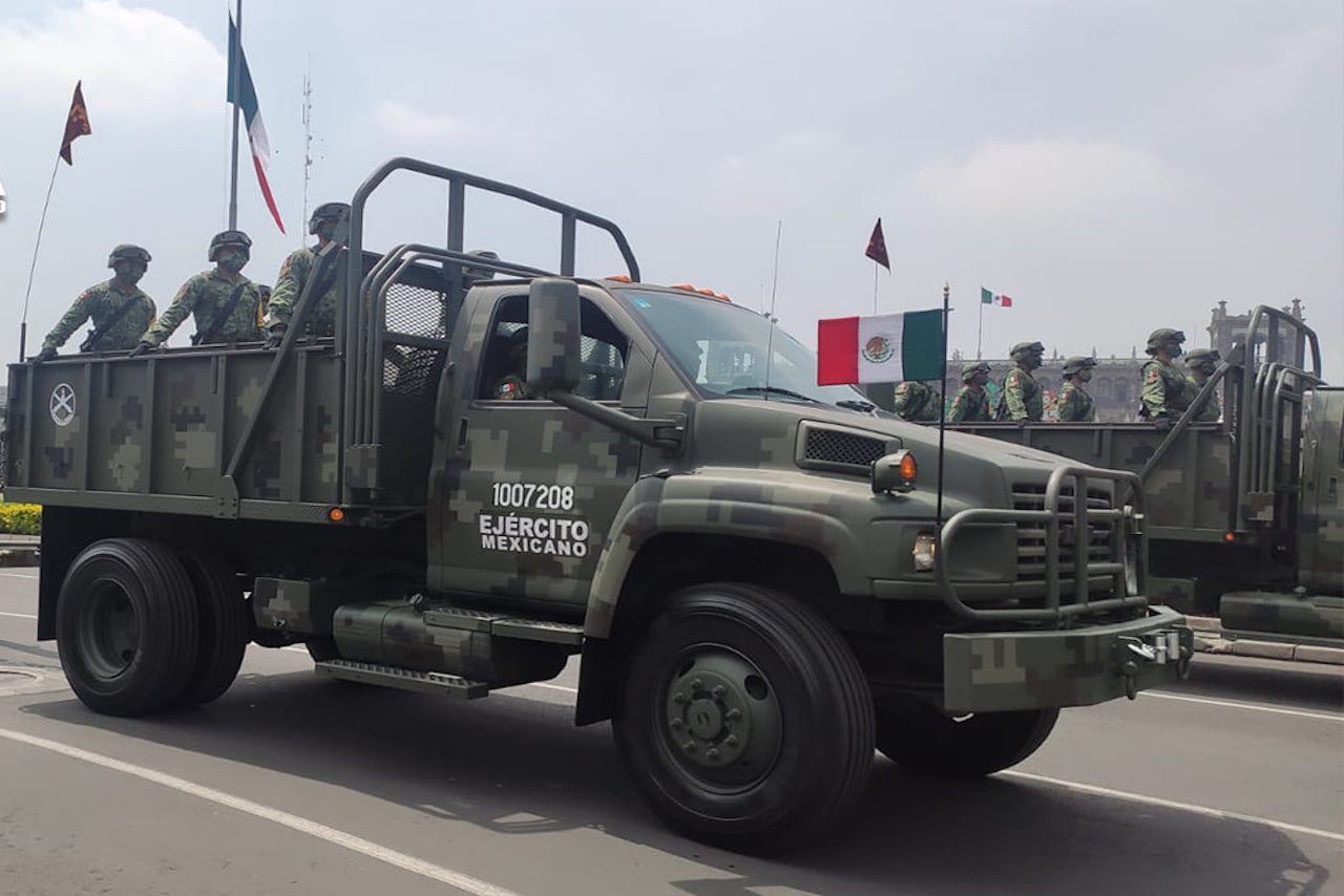 Catorce militares mexicanos fueron detenidos en la frontera: CBP; uno llevaba marihuana