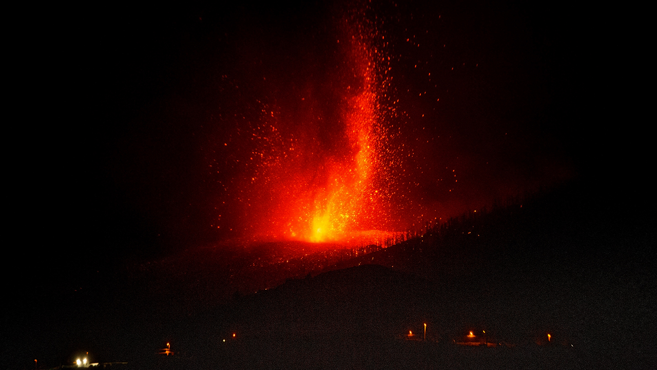 El volcán de Canarias ya destruyó 320 edificaciones y 154 hectáreas