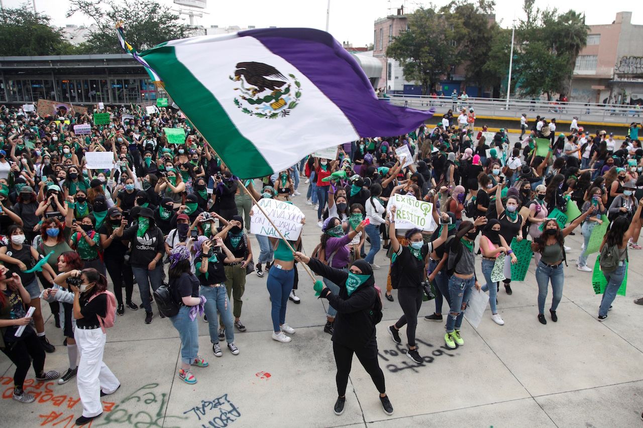 Baja California despenaliza el aborto pero sin reformar la constitución