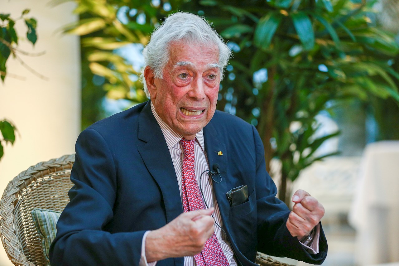 Vargas Llosa: Primero en los Panama papers y ahora aparece en los Pandora papers