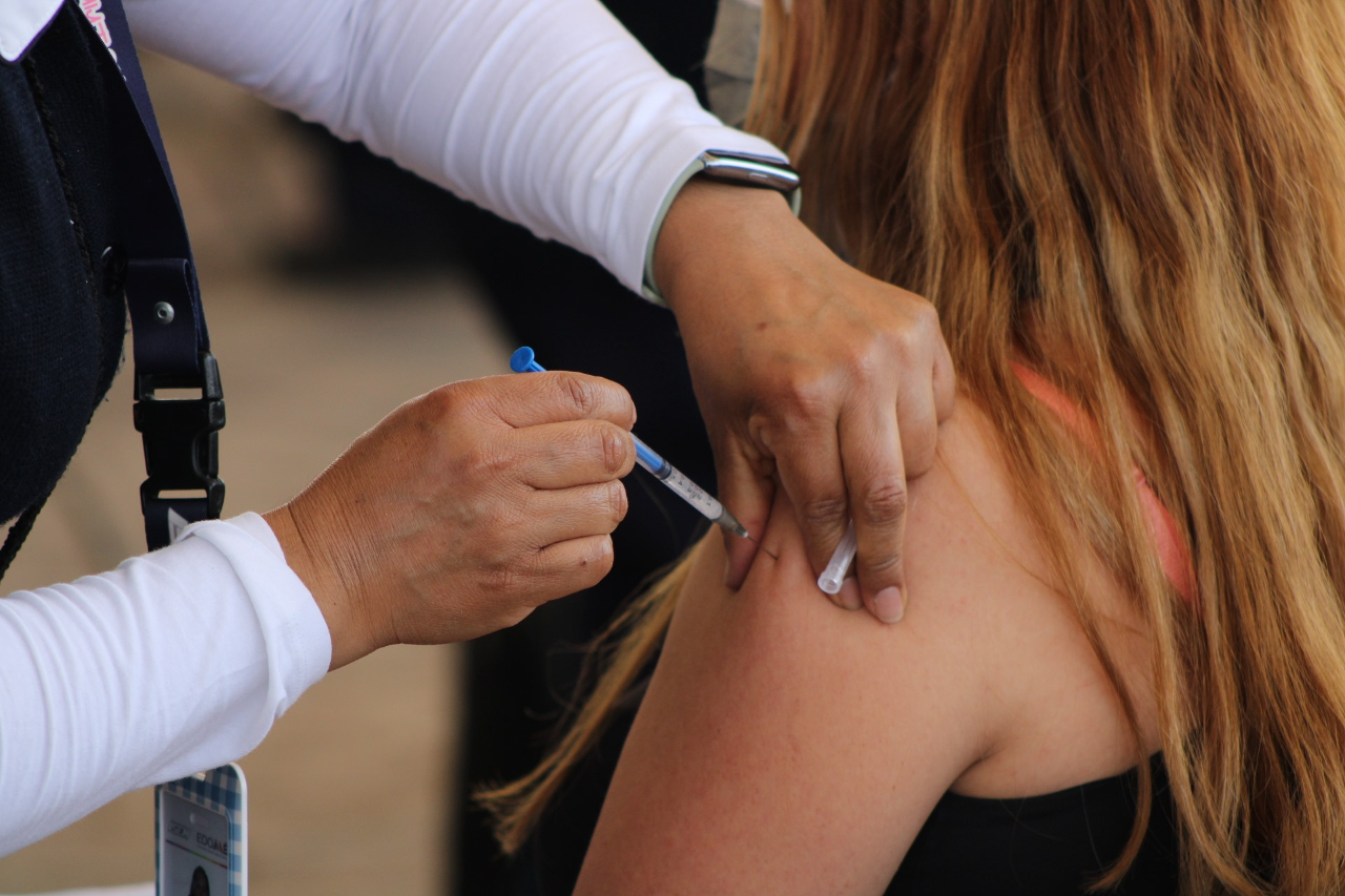 Chimalhuacán aplica segunda dosis de vacuna contra covid a los de 30 a 39 años