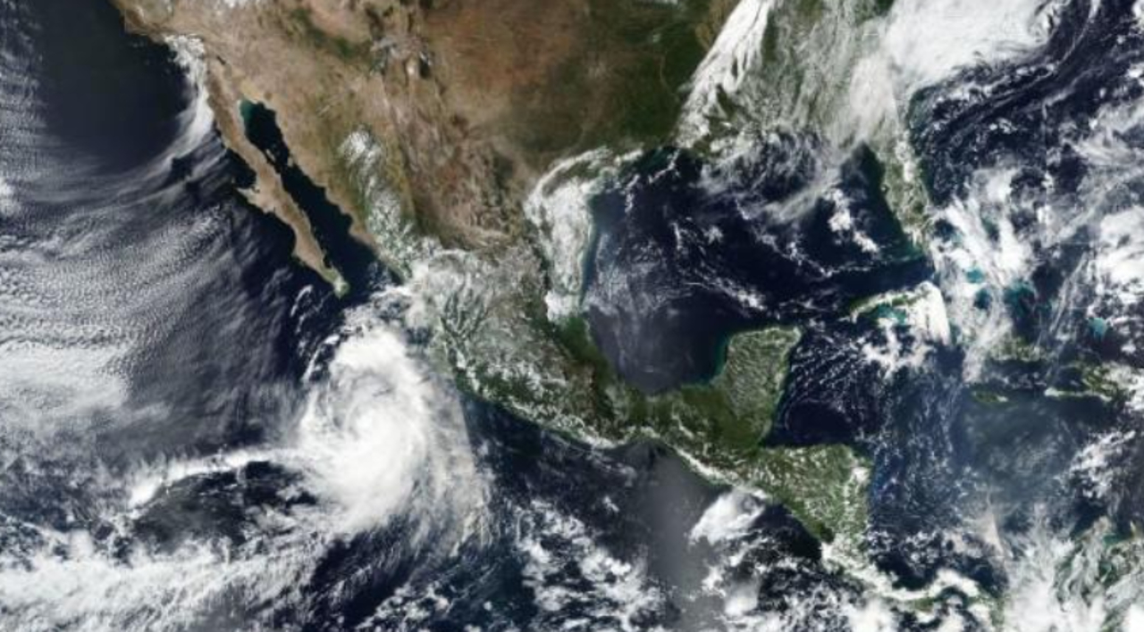 ‘Pamela’ se convierte en huracán y continúa su trayectoria a costas de Sinaloa