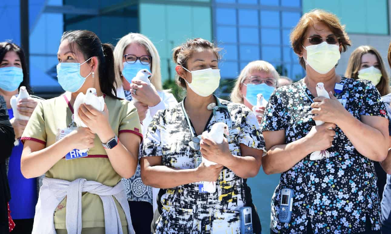 ‘Ya no puedo hacer esto’: EU enfrenta escasez de enfermeras por el agotamiento
