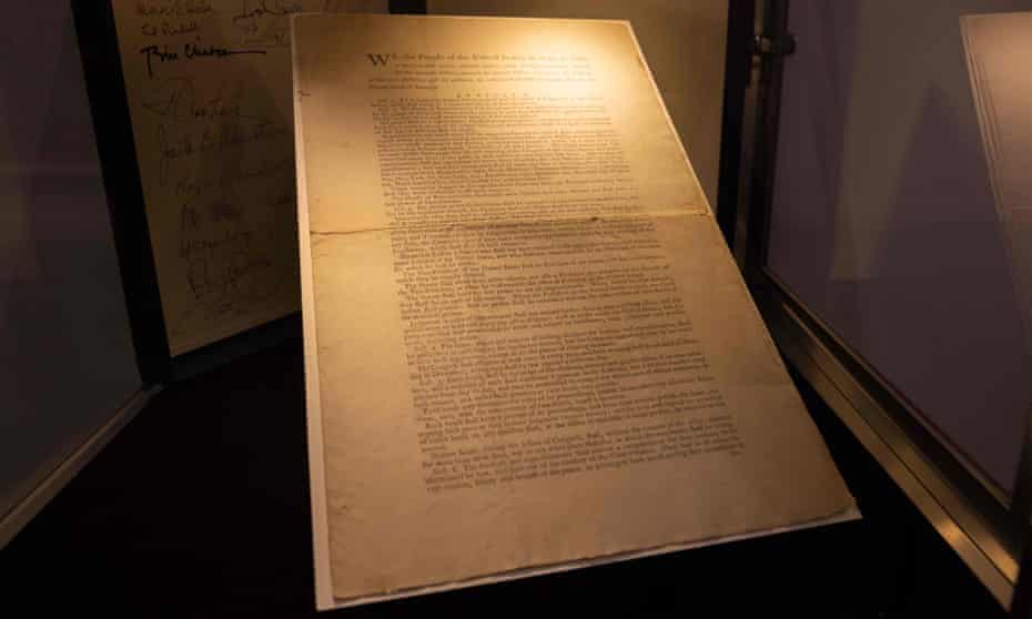 Venden una copia original de la Constitución de EU a un comprador desconocido por 43 mdd