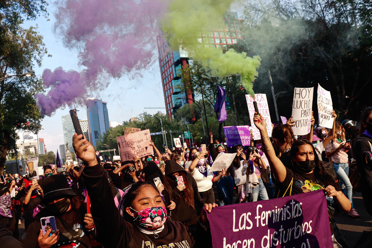 ‘Que tiemblen los machistas’: La marcha del 25N concluye en el Zócalo