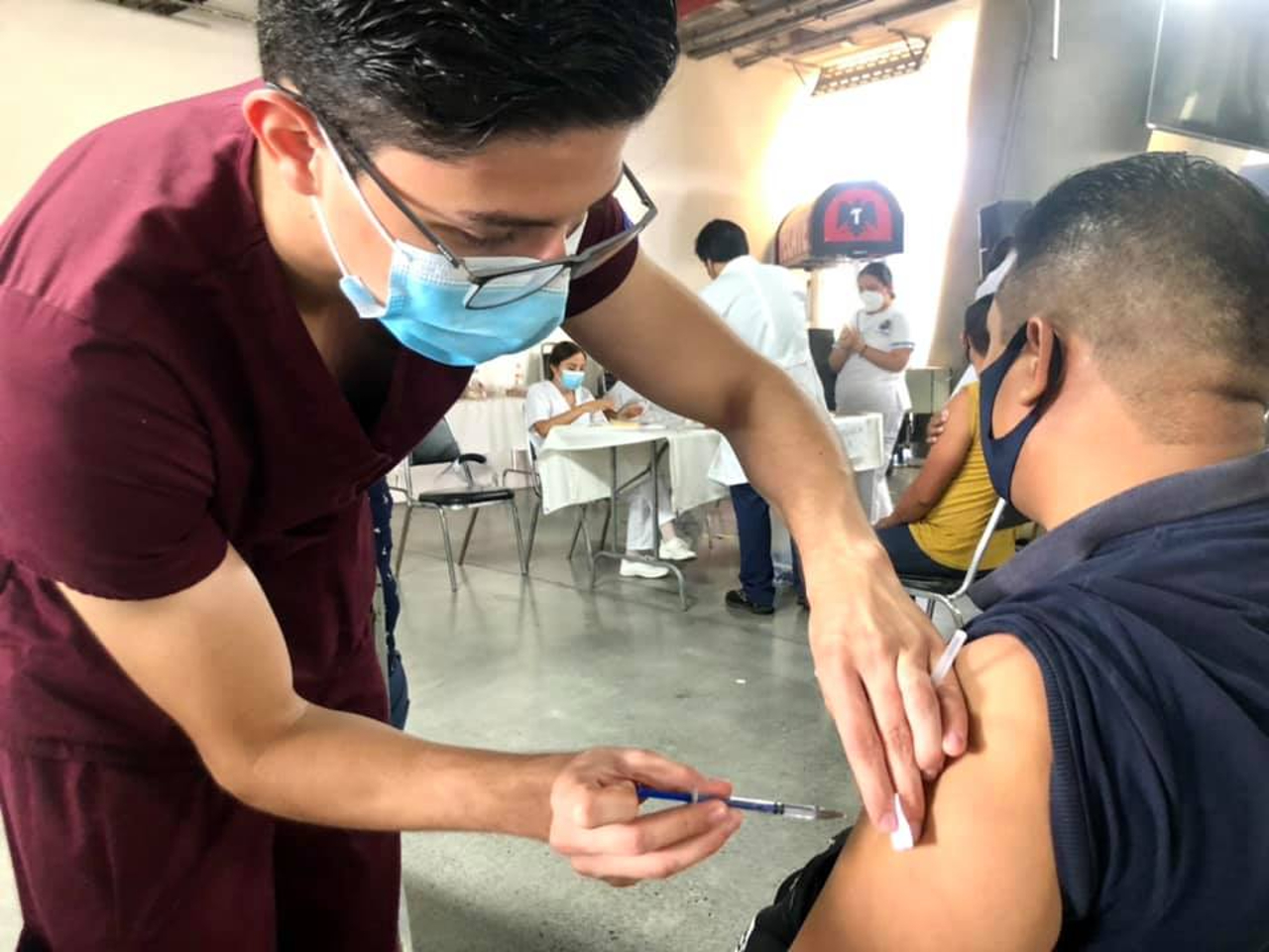 Monterrey vacuna a los rezagados de segunda dosis de más de 40 años