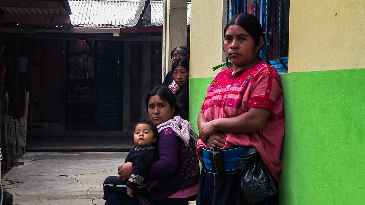 Más de 3 mil indígenas tzotziles dejan sus casas por la violencia en Chiapas