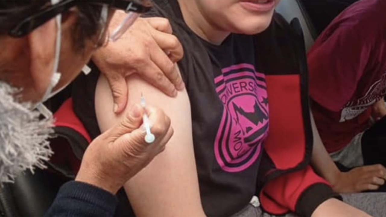 Inicia la vacunación a los de 15 a 17 años en el Estado de México