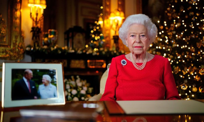 La reina Isabel II adopta tono esperanzador en su primer mensaje navideño desde el fallecimiento del príncipe Felipe