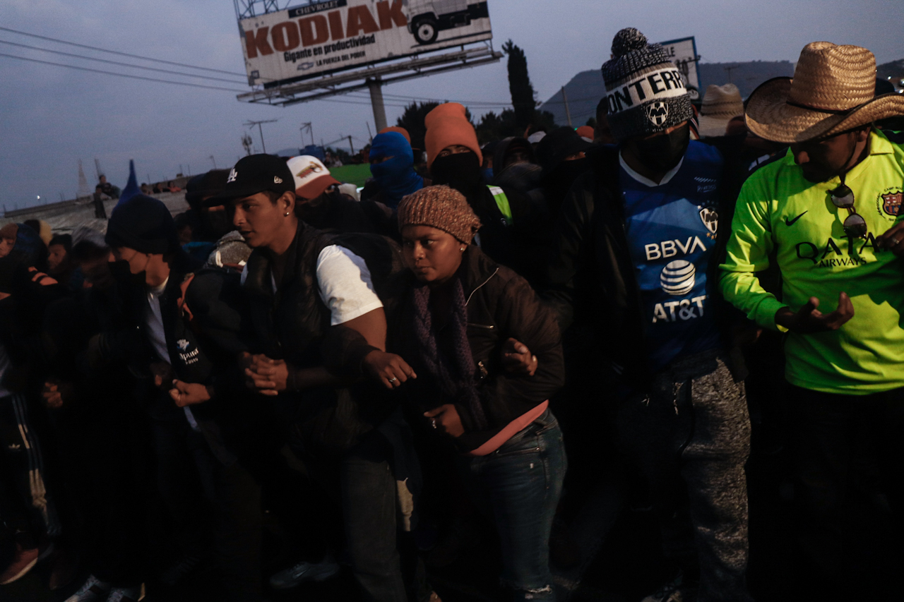 Entre enfrentamientos y heridos: así arribó la caravana migrante a la Ciudad de México