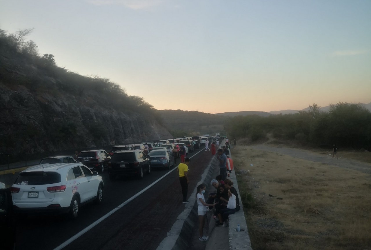 Accidente provoca el cierre parcial de la autopista Cuernavaca-Acapulco