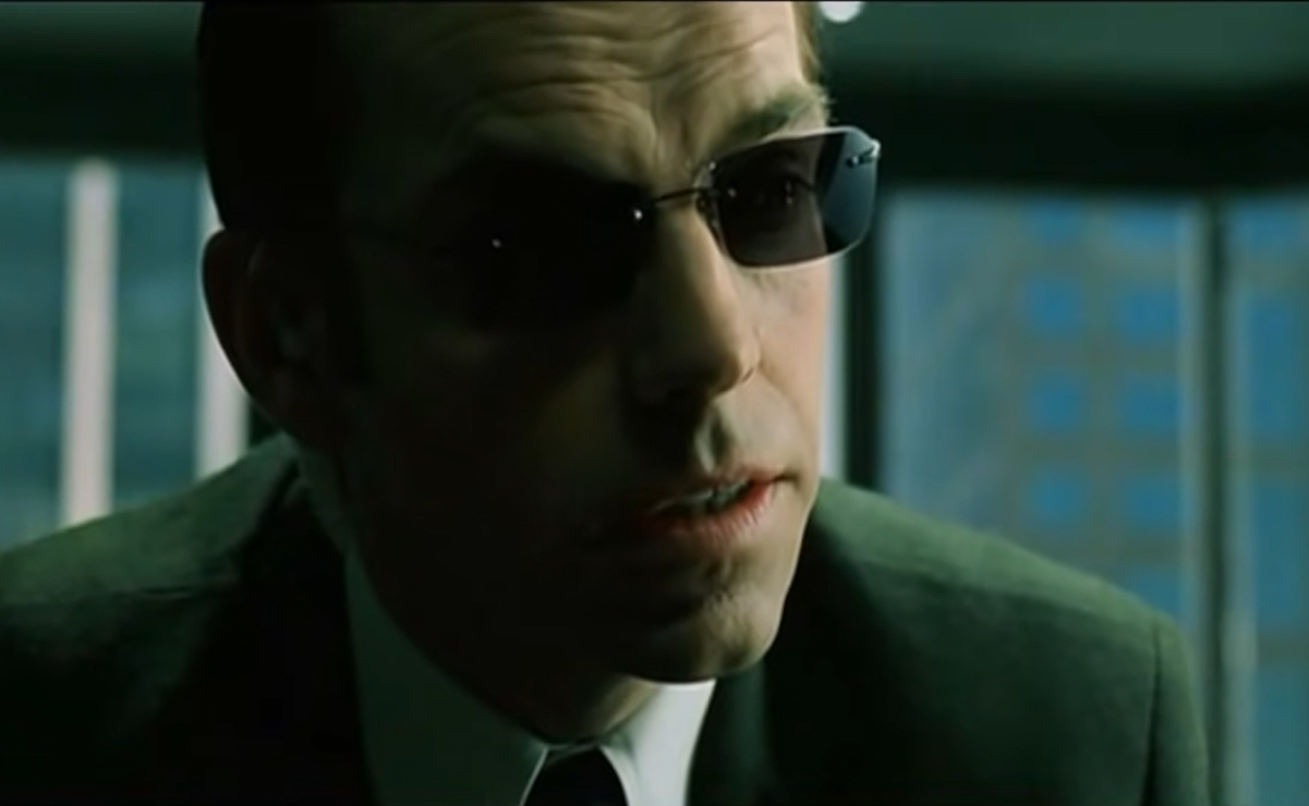 Hugo Weaving y Lawrence Fishburne, ¿qué sabemos de su ausencia en <i>Matrix: Resurrections</i>?
