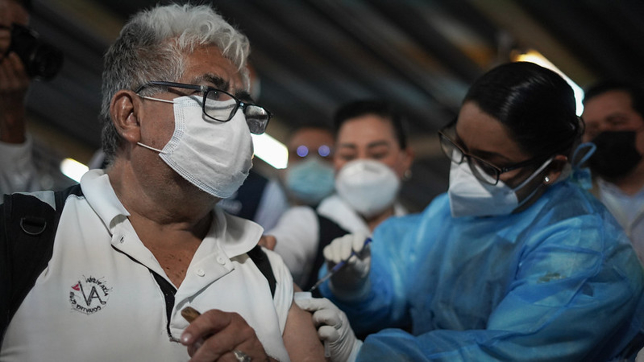 Tercera dosis en Jalisco: Inicia en 4 municipios y se extiende esta semana al AMG