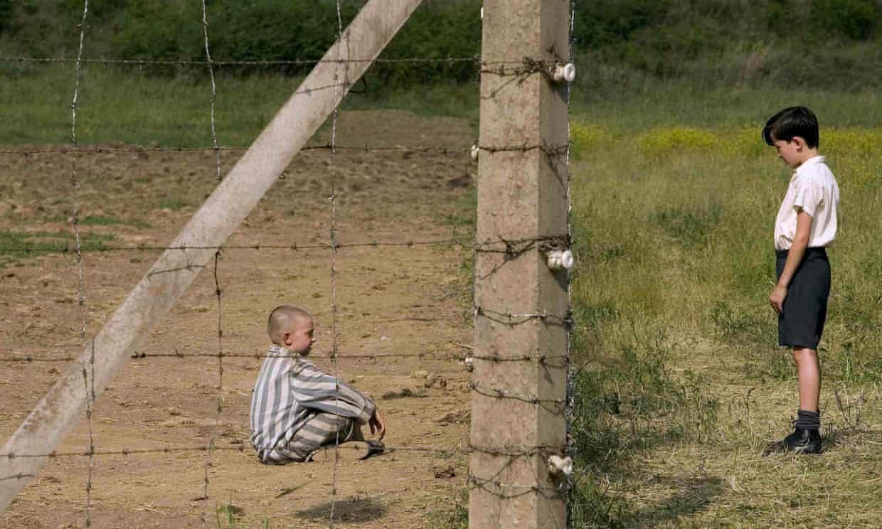 Plisado ocupado Preciso El niño con el pijama de rayas 'puede fomentar peligrosas falacias sobre el  Holocausto'