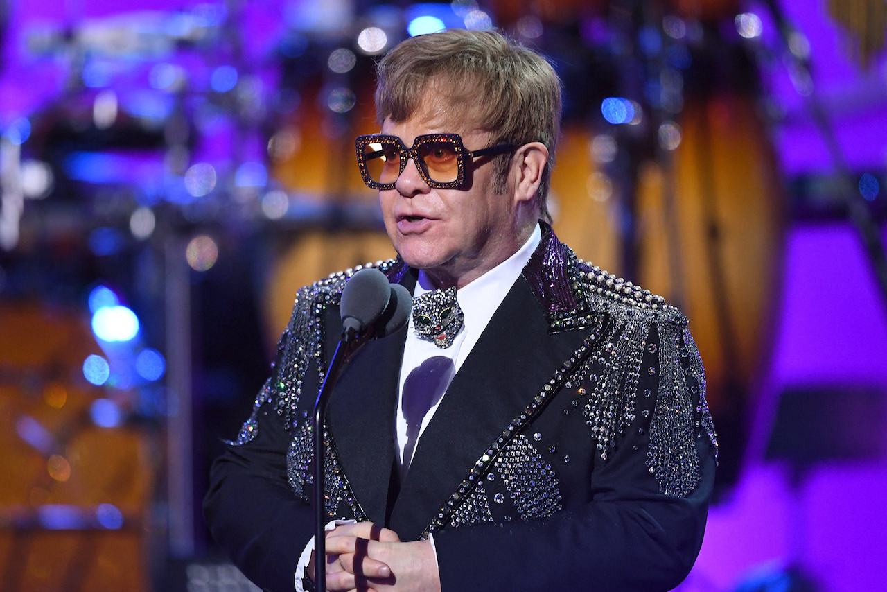 Elton John da positivo a covid y cancela dos conciertos de su gira de despedida