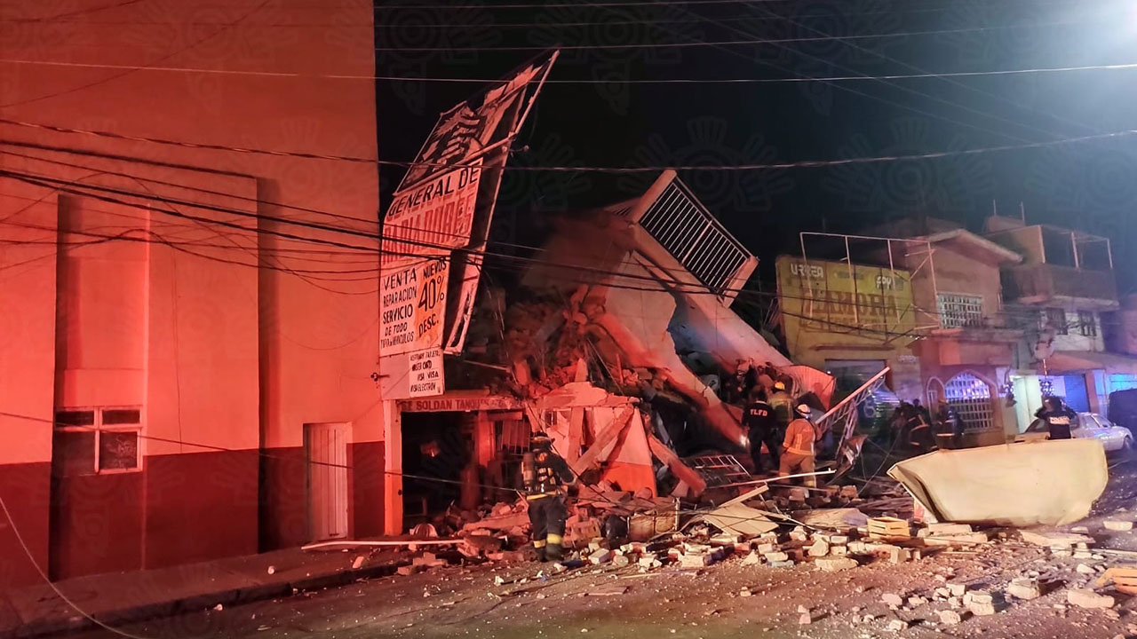 Explosión de tanque de gas LP en Puebla deja un muerto y 8 personas lesionadas