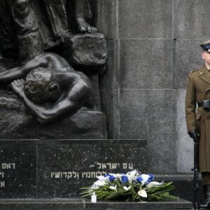 5 testimonios por el Día Internacional en Memoria de las Víctimas del Holocausto