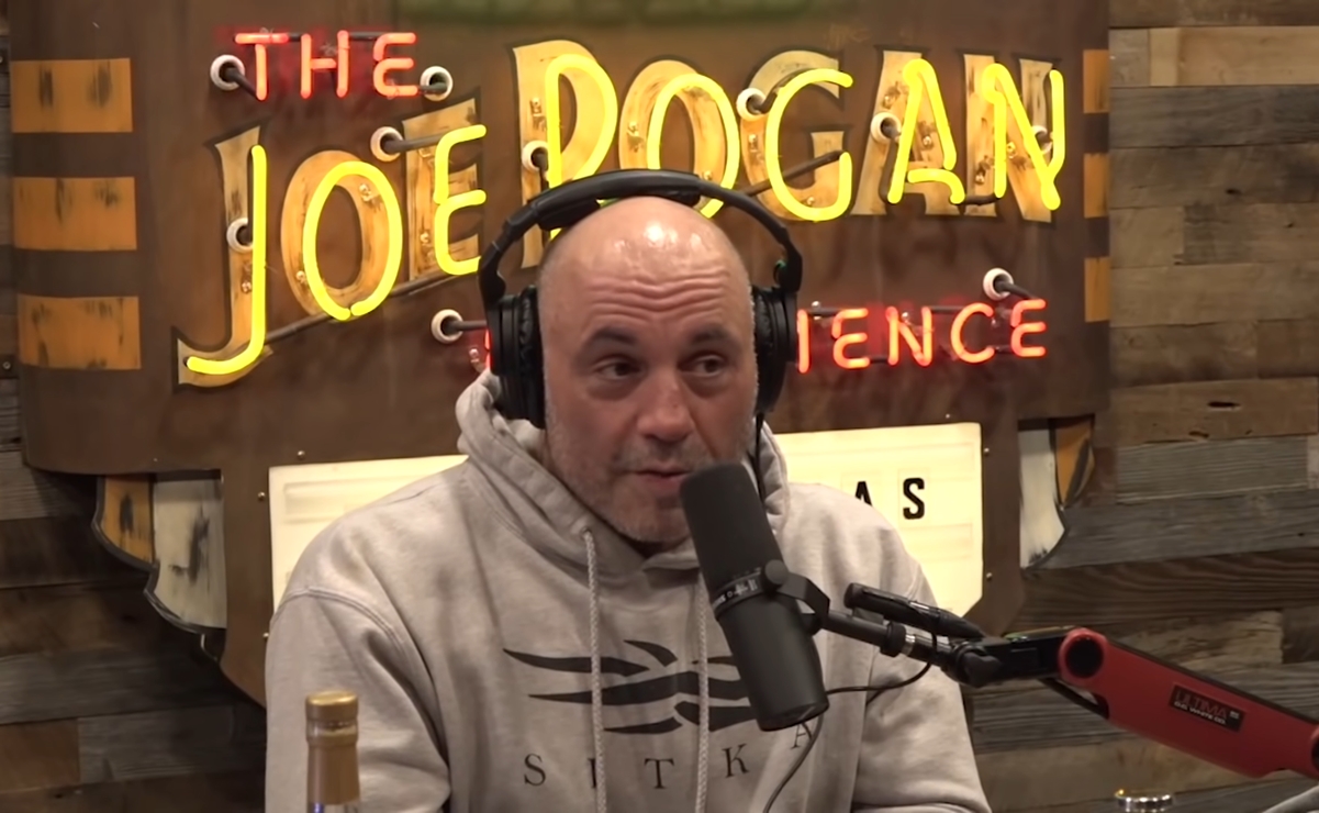 Joe Rogan habla de su podcast en Spotify y dice evitará desinformación sobre Covid-19