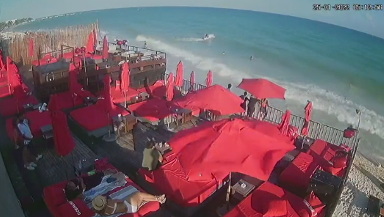 Mamitas Beach's. Atacantes de Federico Mazzoni huyeron por mar VIDEO