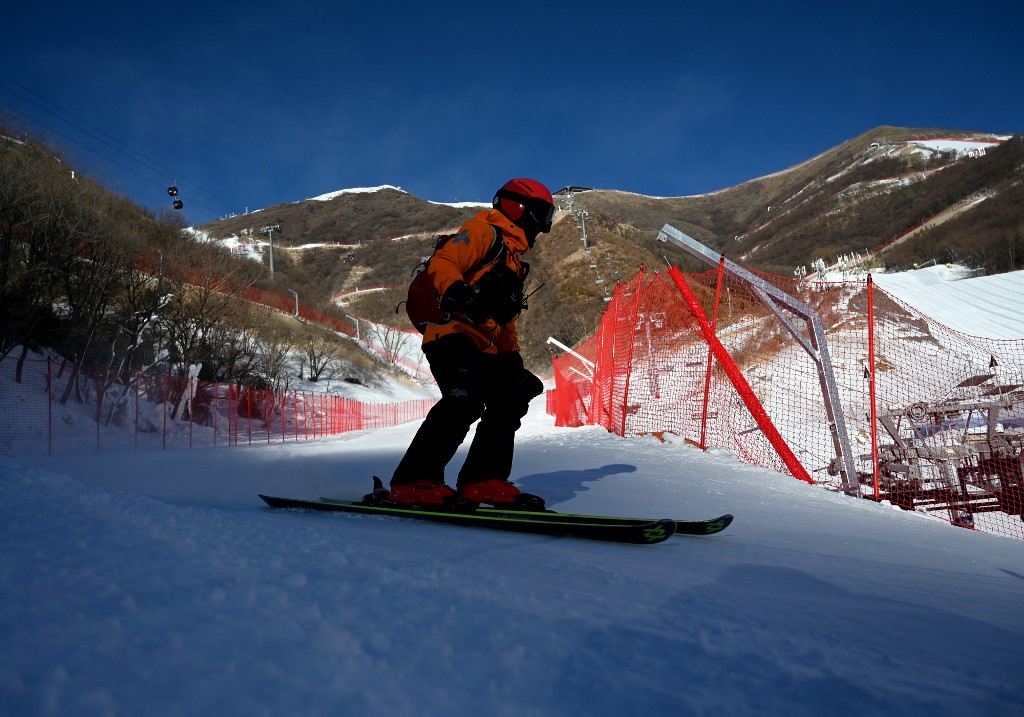 Médicos se convierten en esquiadores para Juegos de Invierno de Pekín