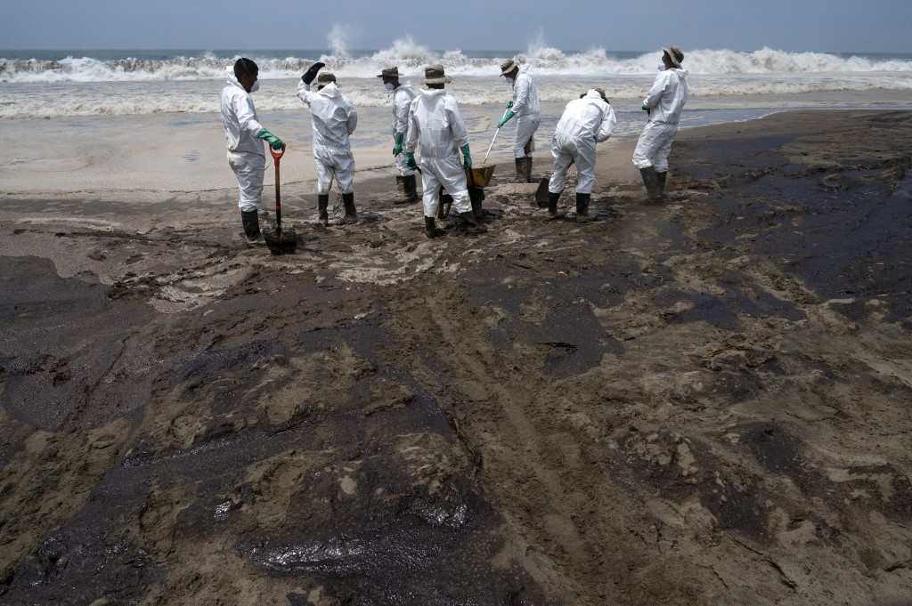 ‘¿De qué vamos a vivir ahora?’: pescadores peruanos ante el derrame de petróleo