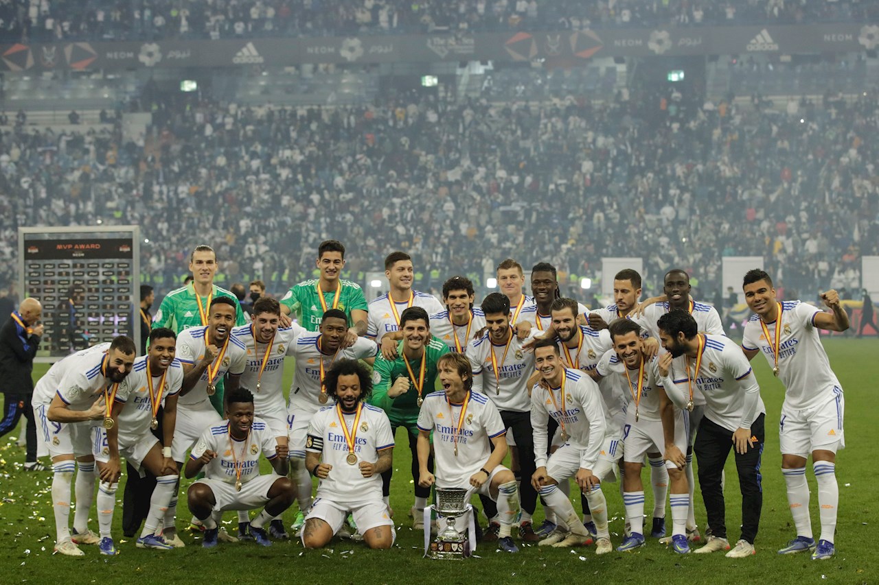 Real Madrid es el campeón de la Supercopa y queda a una del Barcelona