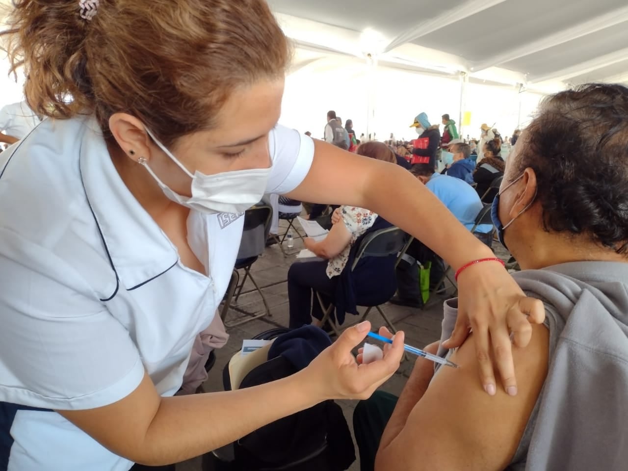 Nezahualcóyotl: Toca vacuna de refuerzo a los de 50 a 59 años y rezagados de 60 y más