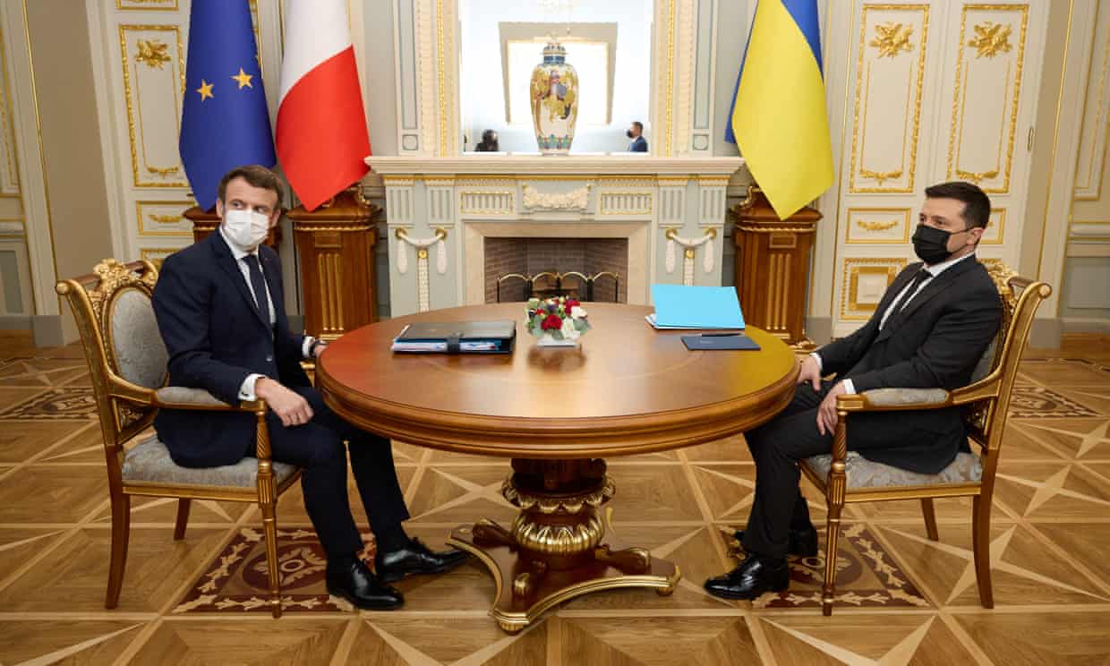Macron mantiene conversaciones con el líder ucraniano mientras Moscú niega un acuerdo para reducir la tensión
