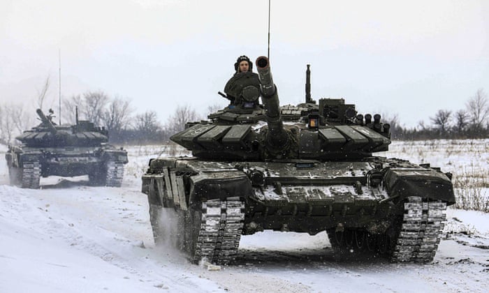 Rusia dice que retirará algunas de sus tropas de la frontera con Ucrania