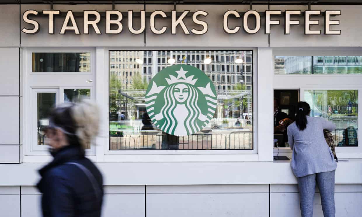 Starbucks despide a trabajadores implicados en la lucha sindical mientras el movimiento estadounidense cobra fuerza