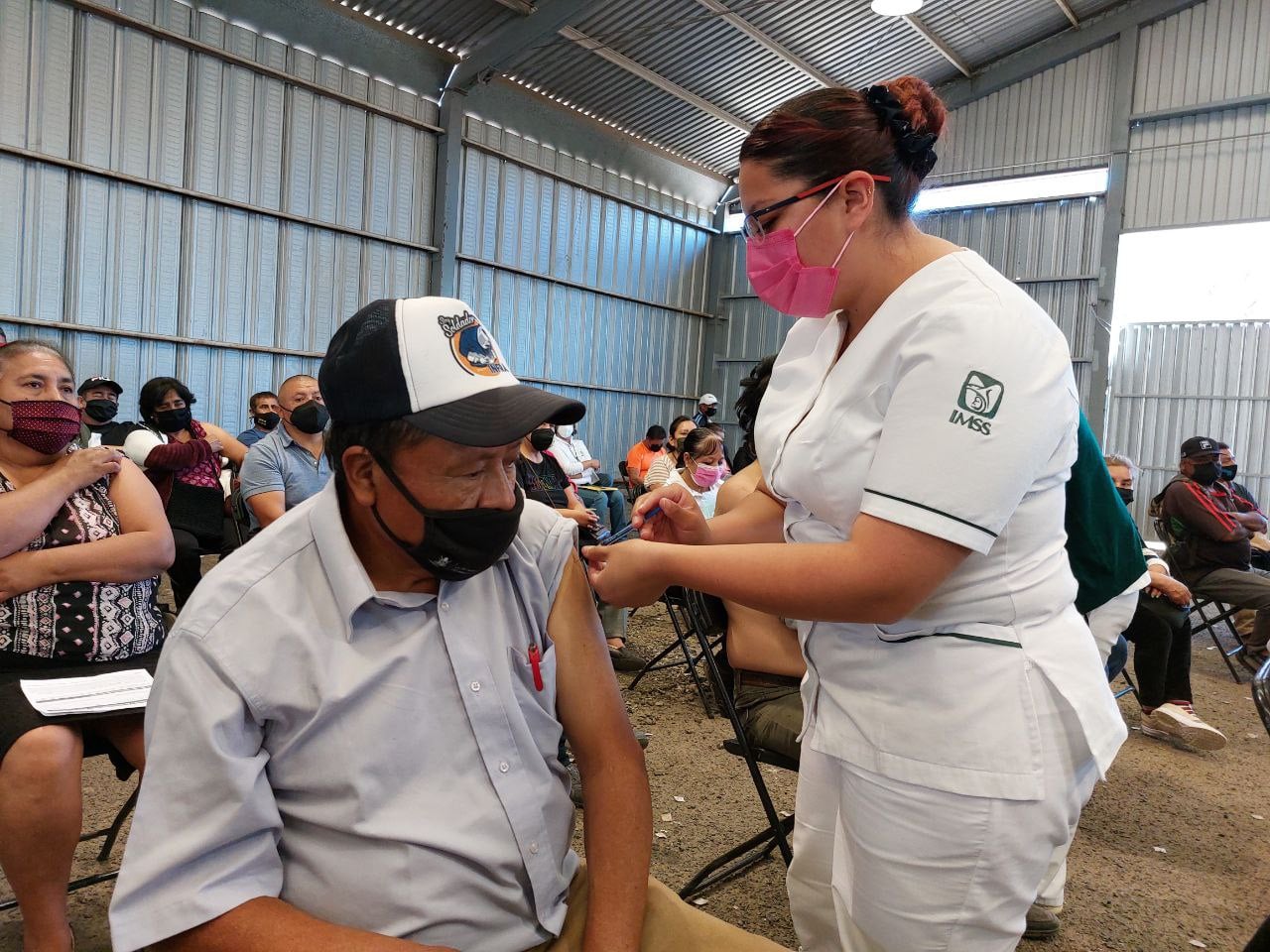 Vacuna de refuerzo para los de 40 a 49 años en Querétaro: fechas y sedes