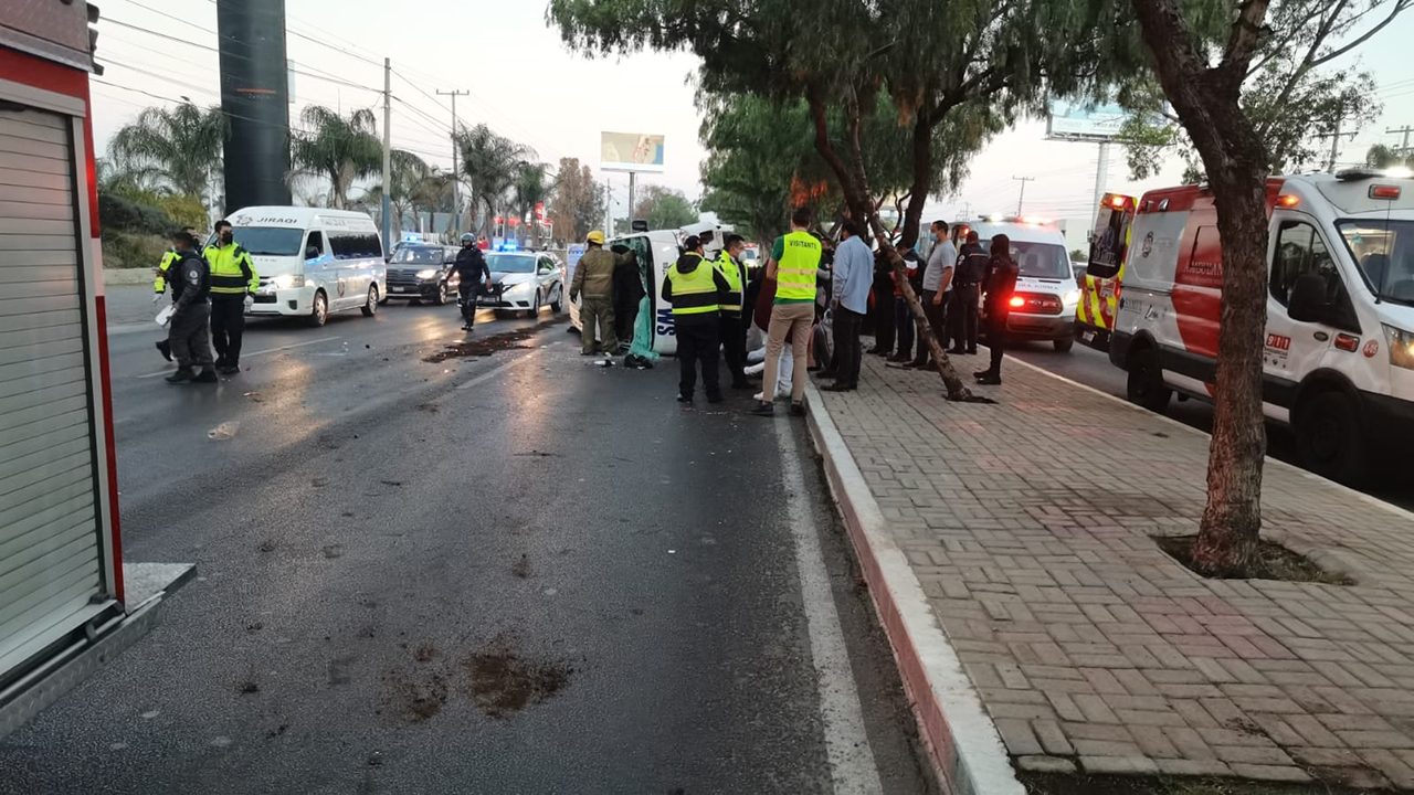 Accidente en el bulevar Aeropuerto de León deja 7 personas heridas