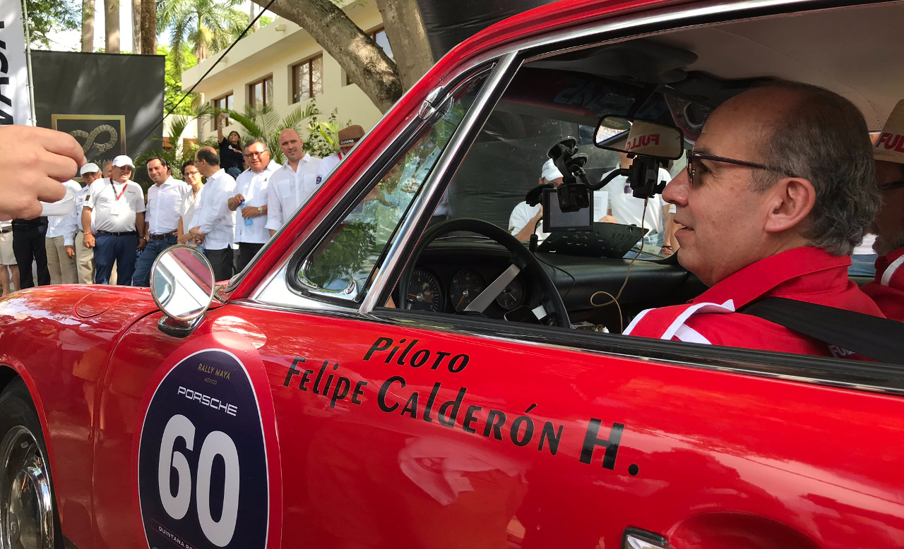 Felipe Calderón es nombrado presidente… de comisión en la FIA