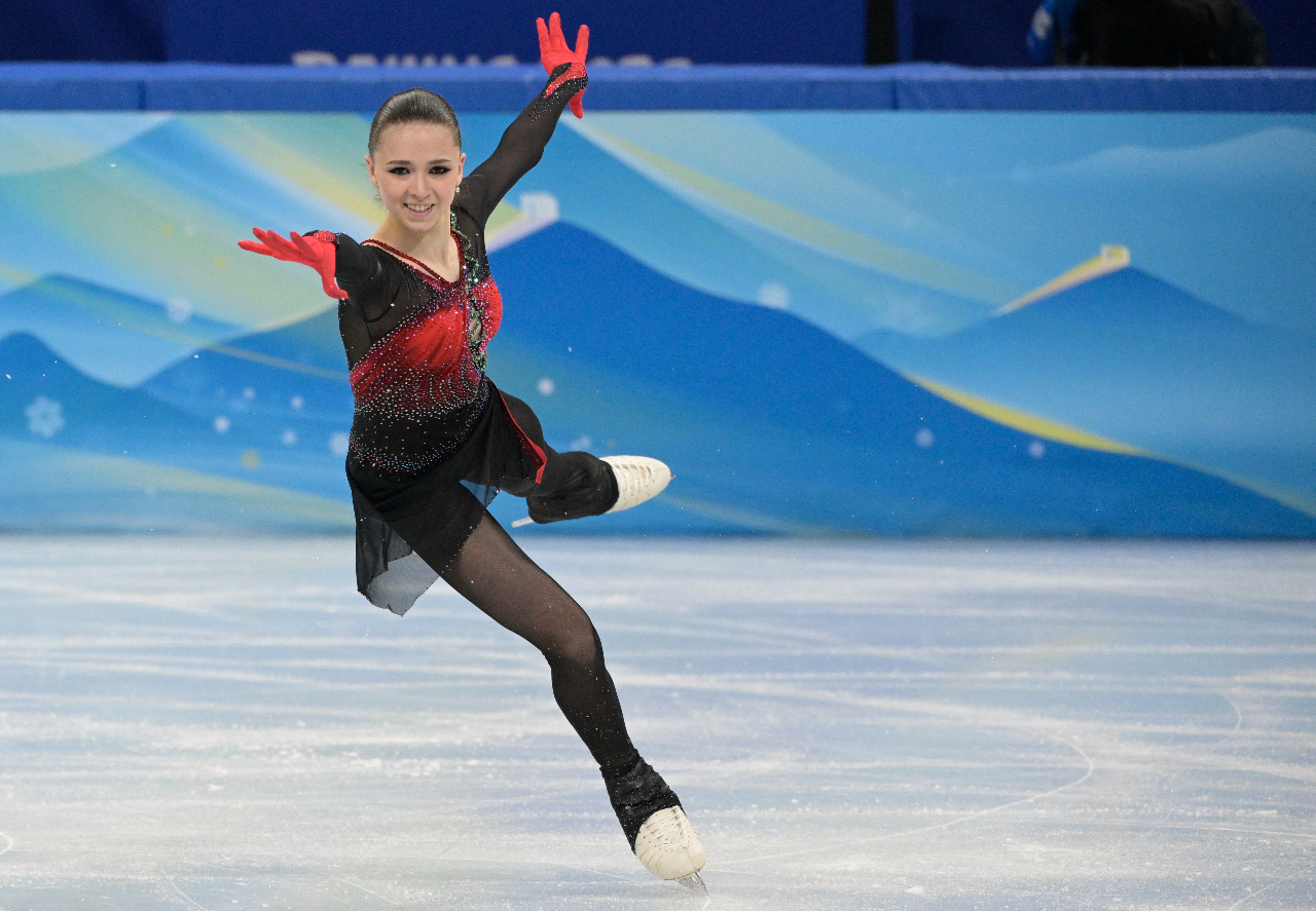 Kamila Valieva, primera patinadora en hacer un salto cuádruple en Olímpicos de Invierno